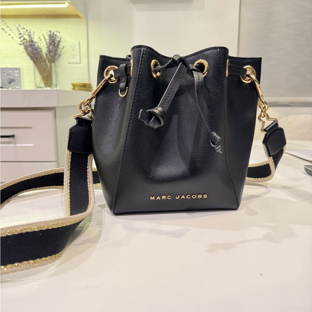 Marc Jacobs Black Leather Bucket Bag Gold Hardware